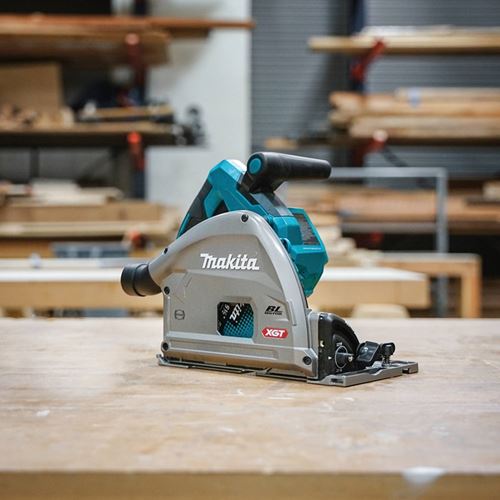 Makita SP001GZ05 40V MAX XGT Li-Ion BL 6-1/2in Plunge Cut Circular Saw with  55in Guide Rail